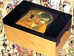 Skrzynia Gustaw Klimt Pocaunek Pudeko drewniane z wiekiem Kufer